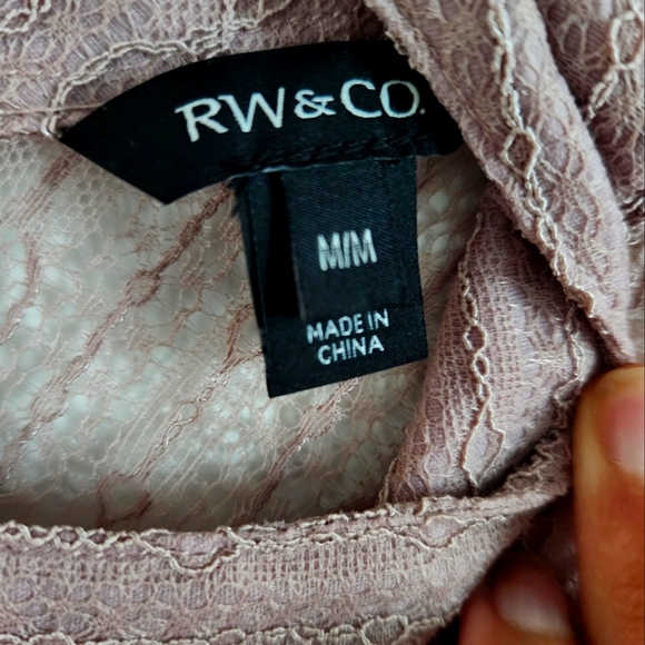 RW&CO lace blouse - size M - Picture 4 of 4